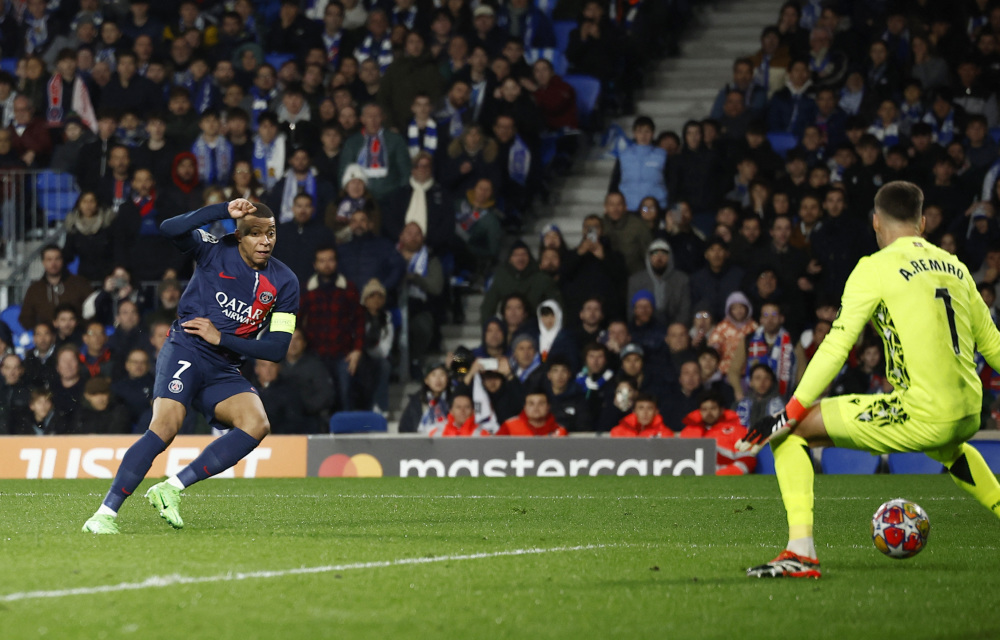 包含巴黎圣日耳曼内部会议纪要流出：转会期外线爆发，欧冠使命明确，团队化学反应显著的词条