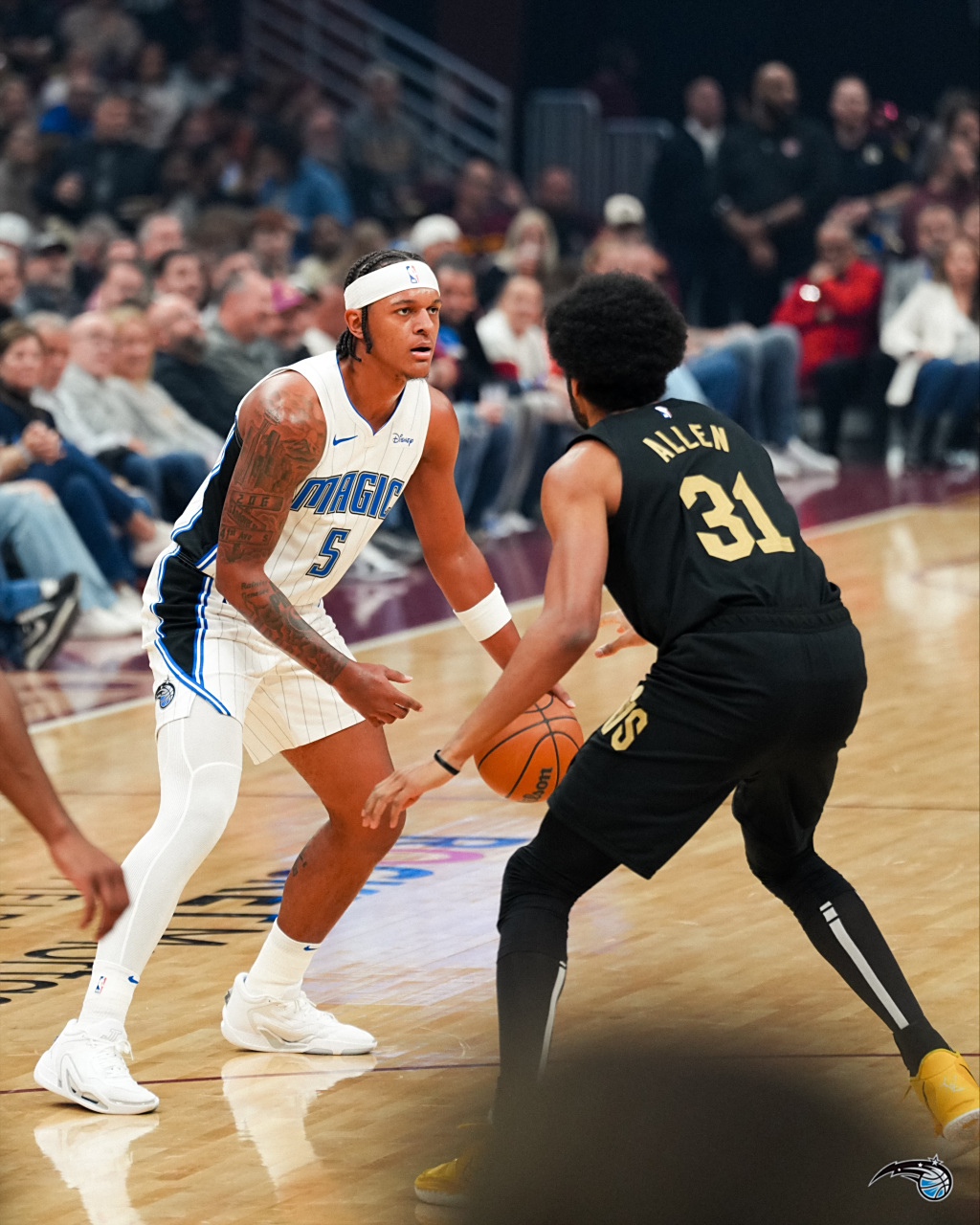 克里夫兰骑士迎NBA常规赛关键赛，清晨再遭质疑，赛场秩序良好，控场能力受关注的简单介绍