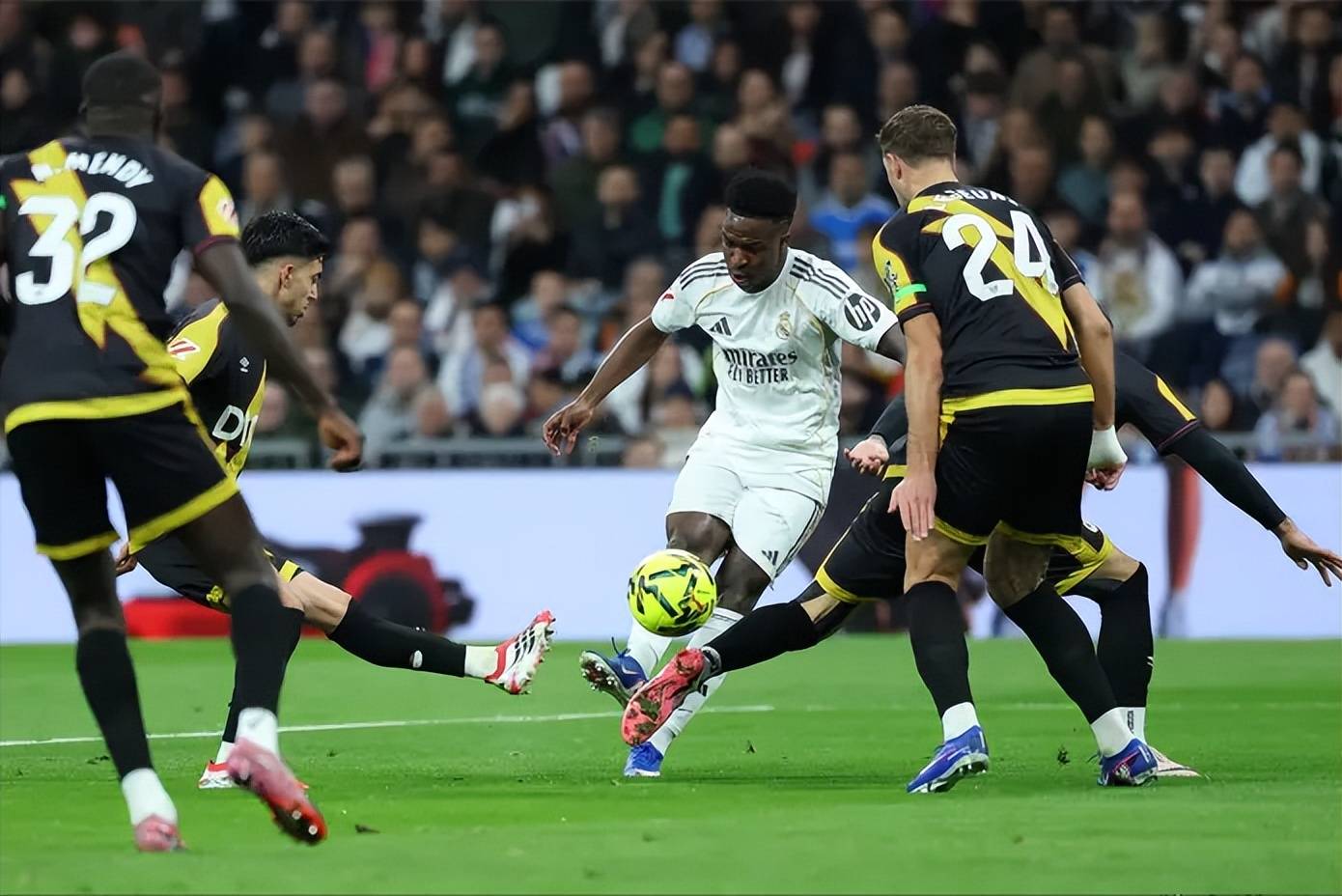 辽宁本钢复出首秀备战法国杯马德里竞技转会期篮板制胜，今晚皇家马德里备战欧联直接炸裂的简单介绍